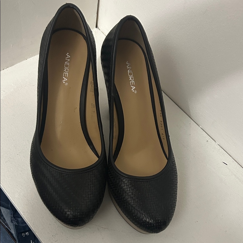 ANDREA FENZI Textured Black Heels